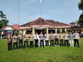 Kapolres OKU Selatan Pimpin Apel dan Cek Lokasi Pospam di Kecamatan Buay Pemaca 27