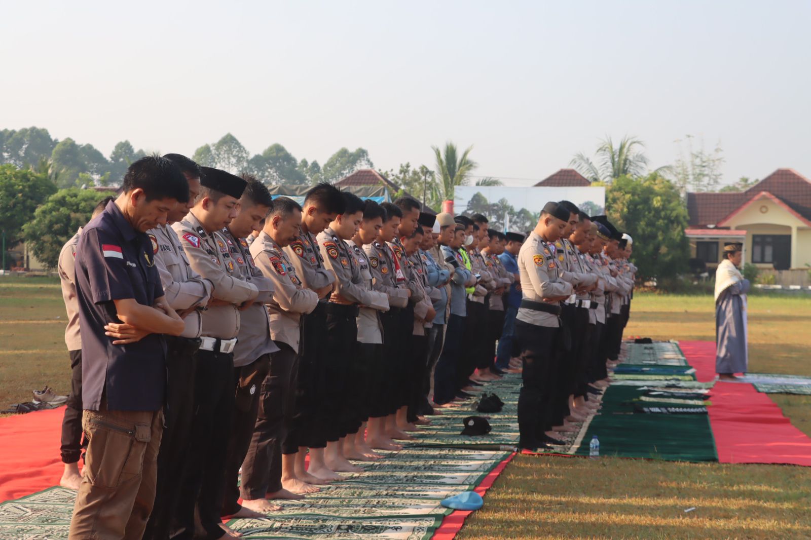 Bersujud Ke Bumi, Berbisik Ke Langit Minta Hujan, Polres OKU Selatan Kembali Lakukan Sholat Istisqo 25