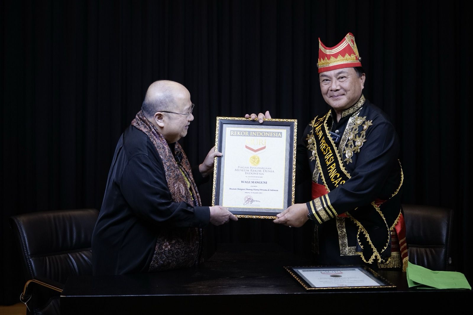 Benny J Mamoto Terima Dua Rekor MURI Untuk Museum Anti-Narkoba dan Museum Manguni 25