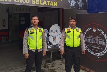 Personel Polres OKU Selatan Perketat Penjagaan Gudang Logistik KPU 48