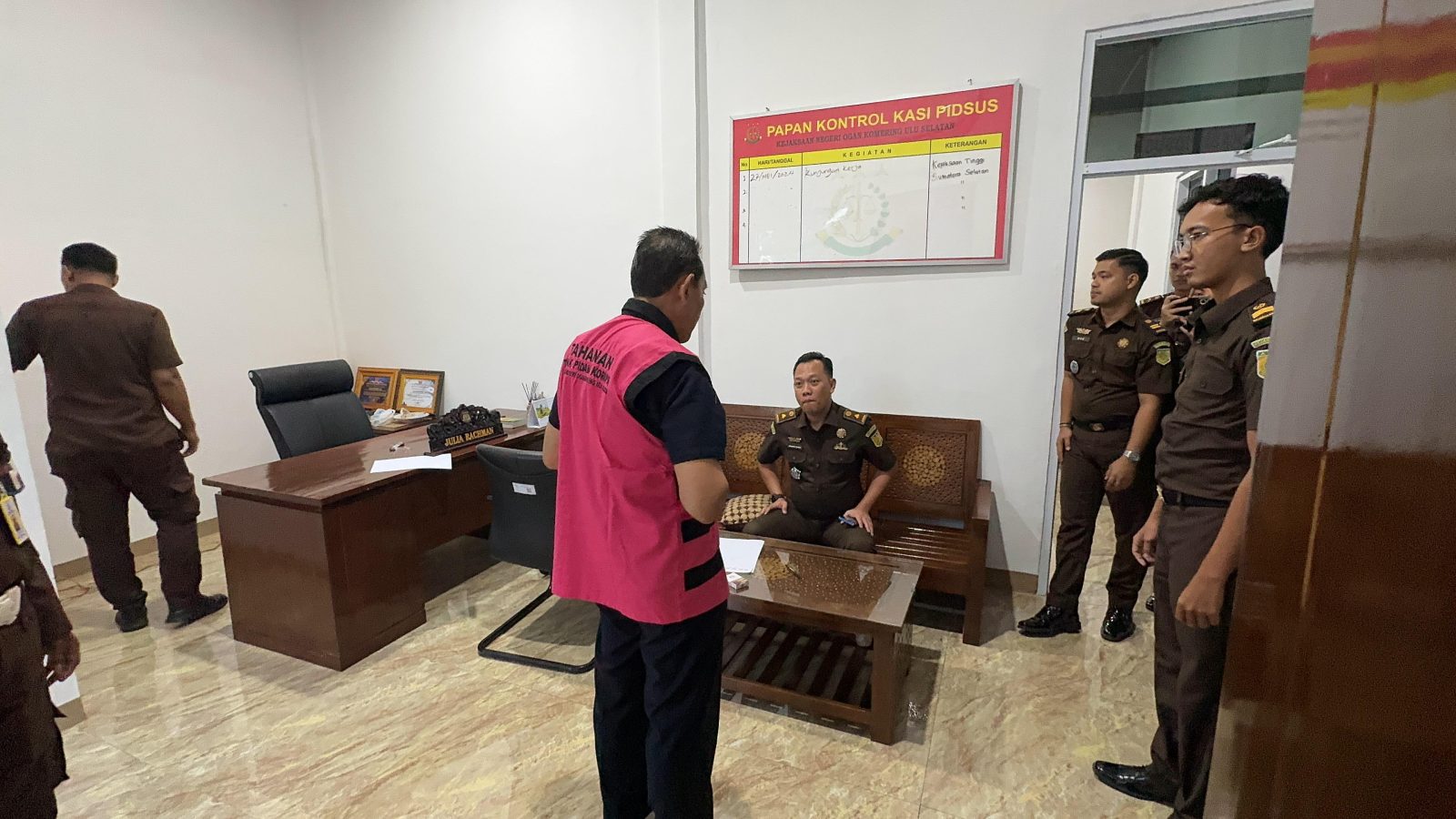 Kejari OKU Selatan Tahan Satu Lagi Tersangka Korupsi Proyek Gedung Baru SMAN 02 Buay Pemaca 25