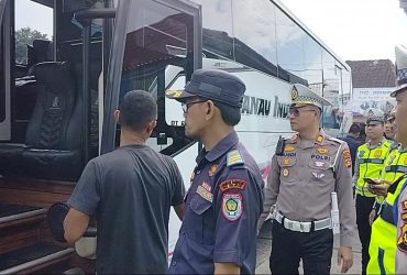 Jelang Mudik Lebaran 1446 H, Sat Lantas Polres OKU Selatan Gelar Ramp Check Kendaraan Bus 30