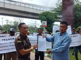 Aksi Massa Mata Nusantara Desak Kejati Sumsel Periksa Priksa Hibah Pilkada KPU OKU Selatan 27