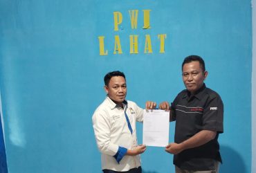 Ambil Formulir Calon Ketua, Ujang Kembali Ramaikan Konferkab PWI Lahat 27