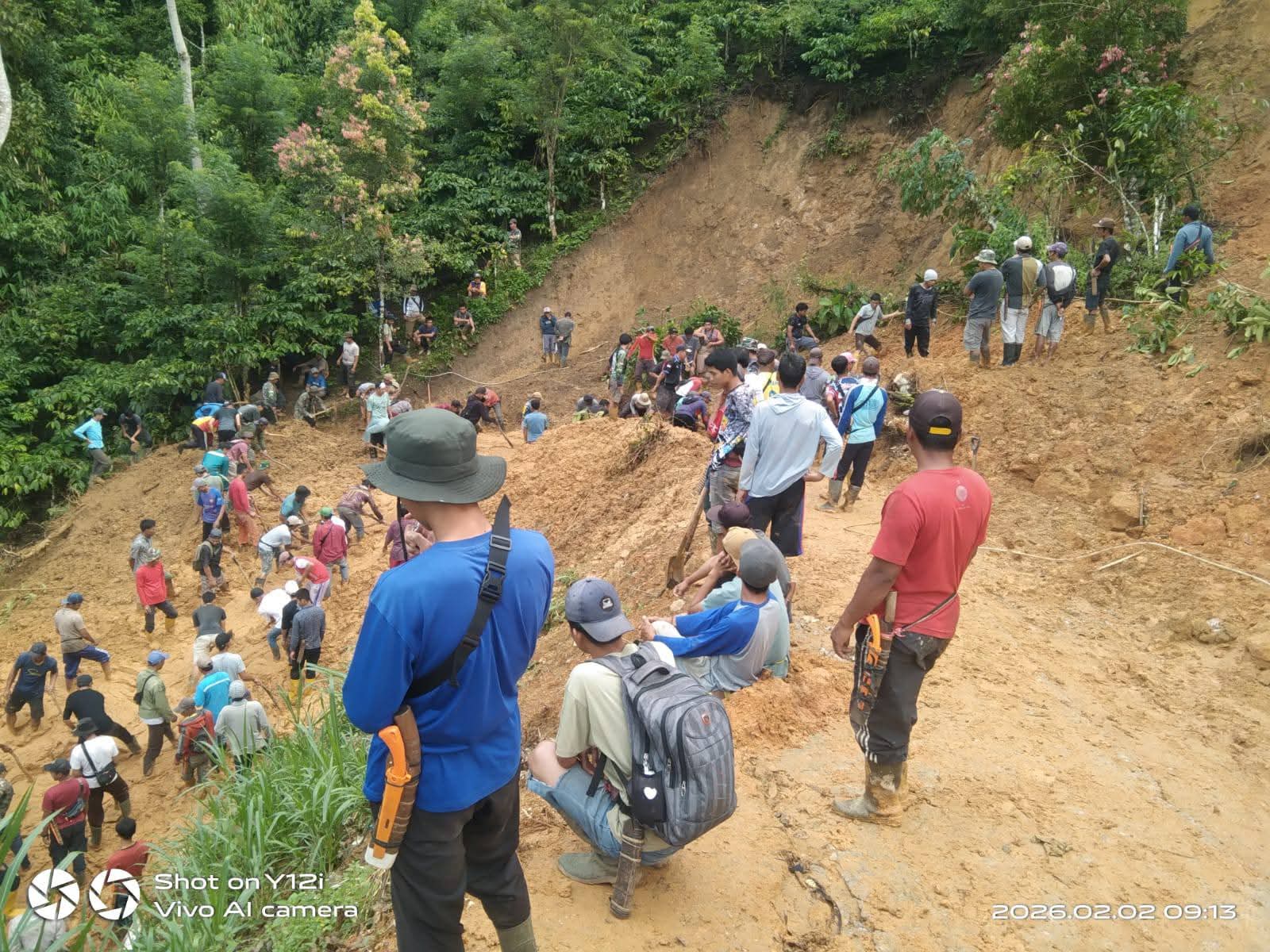 Tanah Longsor Putus Akses Jalan di Desa Tanjung Harapan, BPBD OKU Selatan Siapkan Alat Berat 25